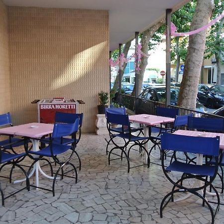 Hotel Zaghini Rimini Bagian luar foto