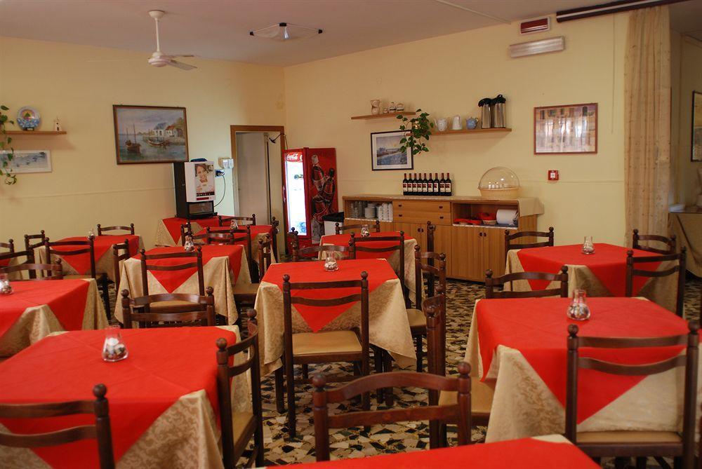 Hotel Zaghini Rimini Bagian luar foto