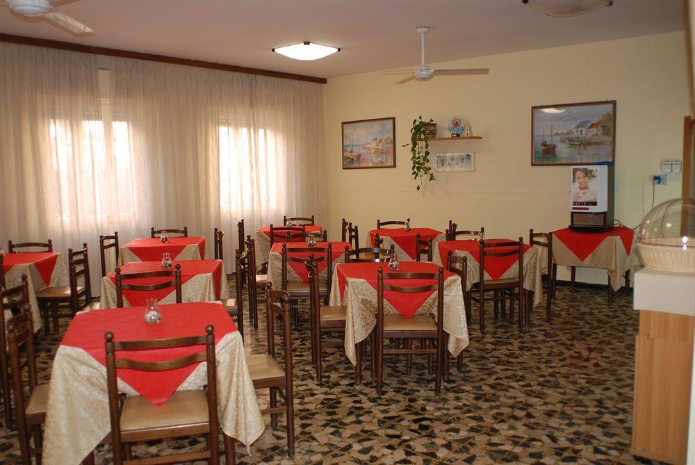 Hotel Zaghini Rimini Bagian luar foto
