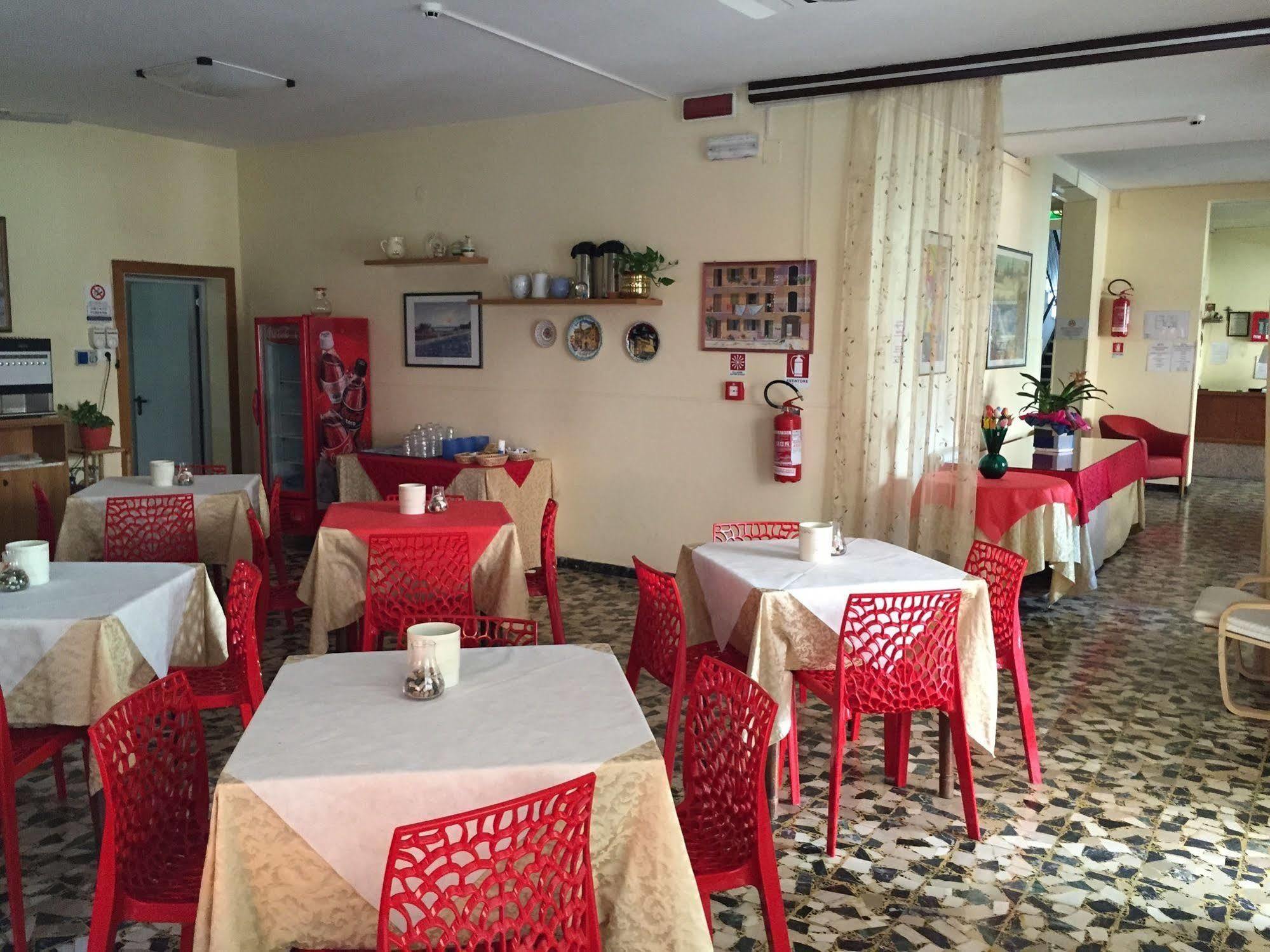 Hotel Zaghini Rimini Bagian luar foto