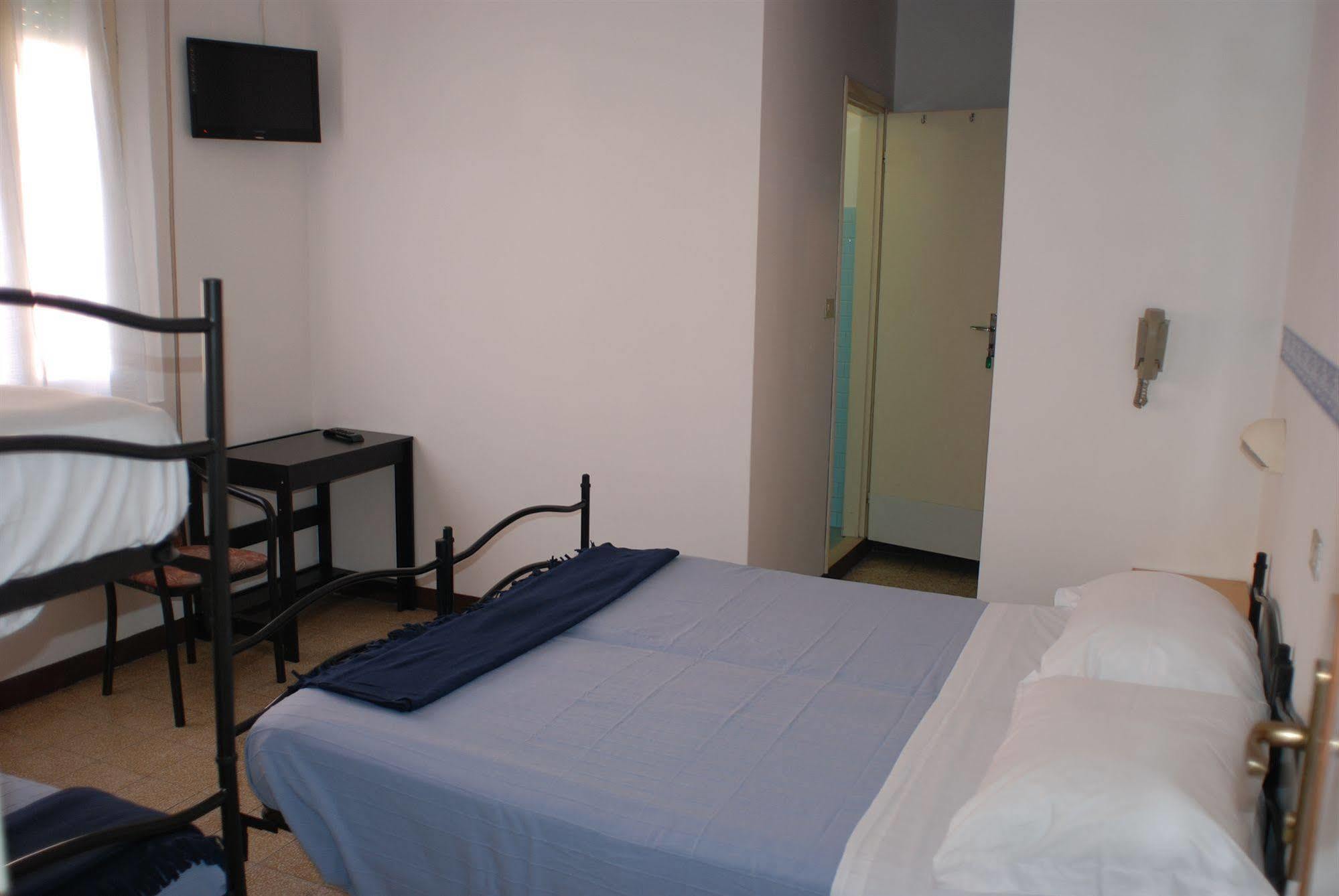 Hotel Zaghini Rimini Bagian luar foto