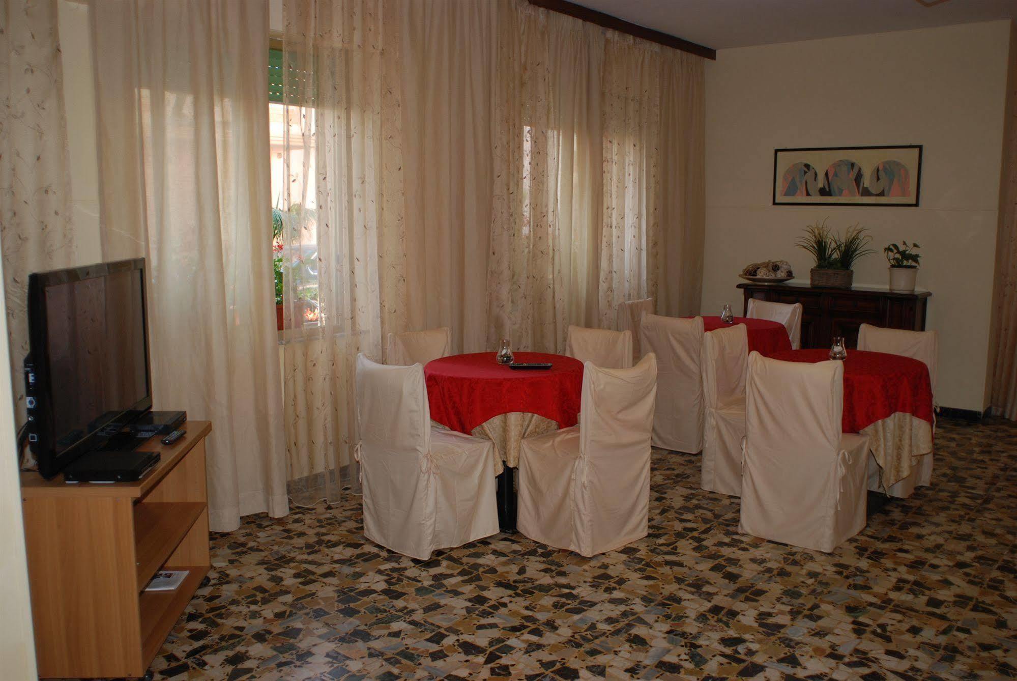 Hotel Zaghini Rimini Bagian luar foto